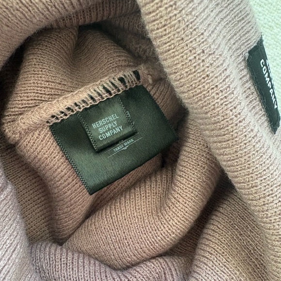 Herschel Beanie Hat- Pink - Picture 3 of 3